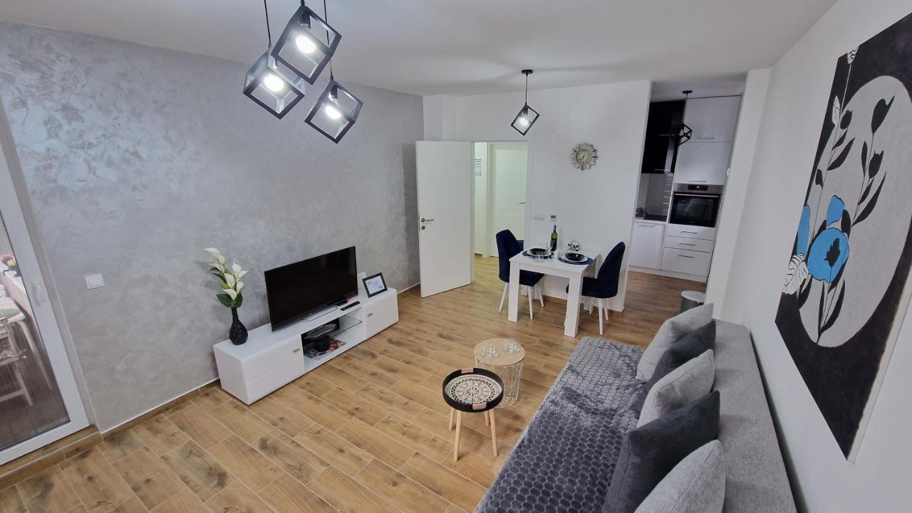 Apartman Astra Sremska Mitrovica Exterior photo