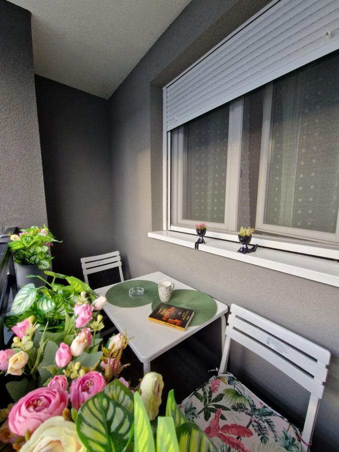 Apartman Astra Sremska Mitrovica Exterior photo